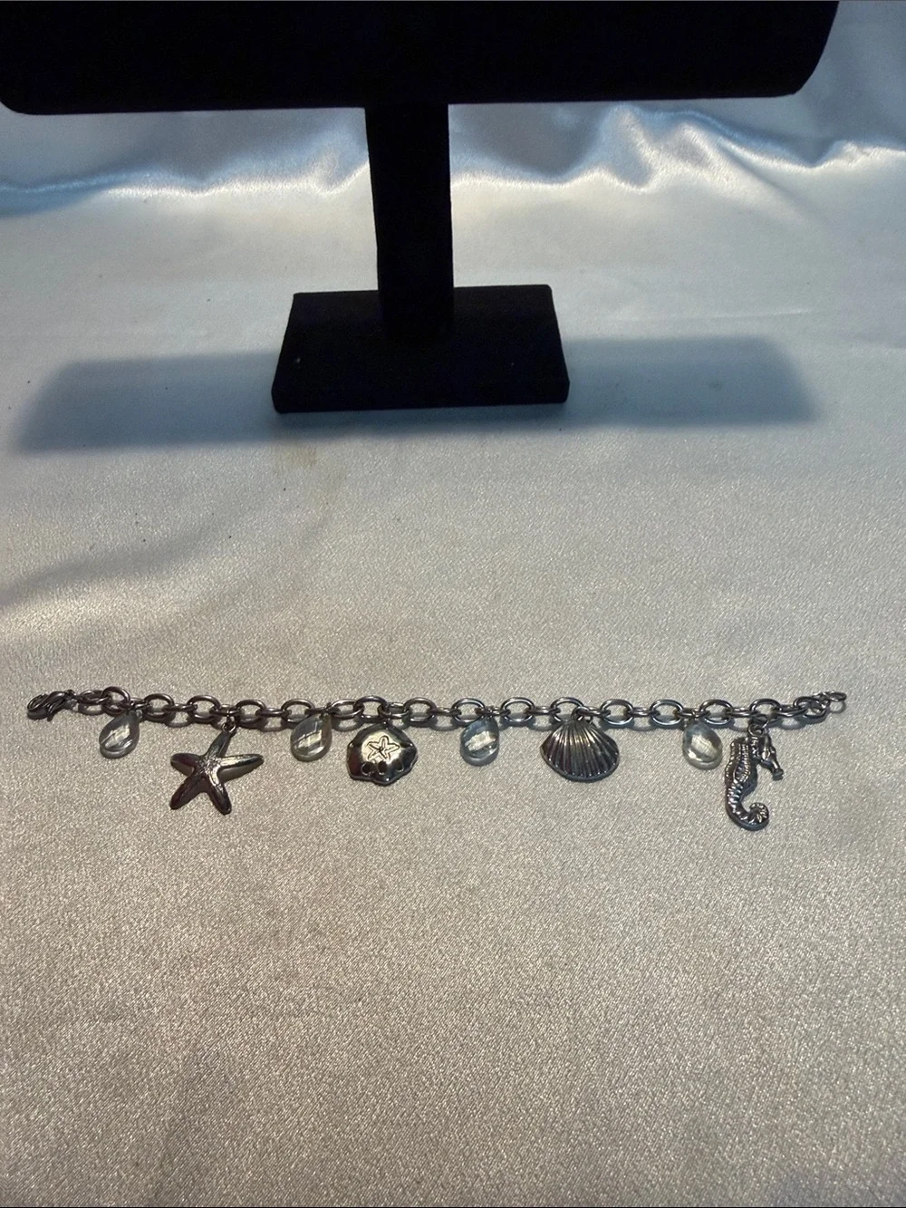 Source Unknown Silver Shell & Teardrop Charm Bracelet
